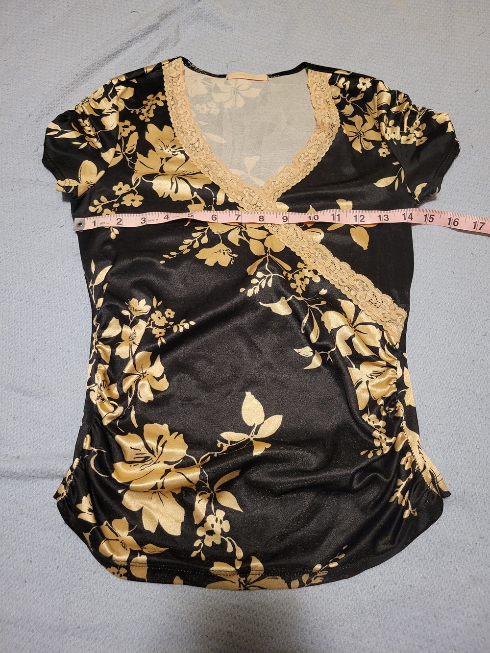 Vintage Forever 21 Black Top with Cream Floral Print & Lace Trim - Picture 9 of 13